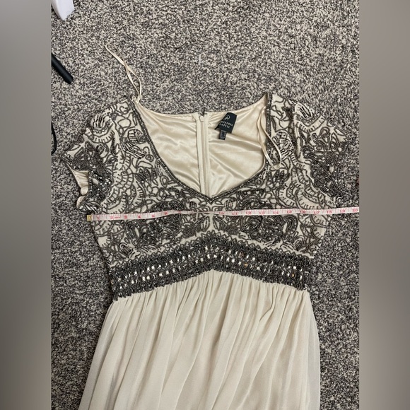 Adrianna Papell Ivory Embellished Beaded Bodice V-Neck Gown Sz 10 Formal - Picture 9 of 11